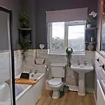 4 Bedroom Country *
