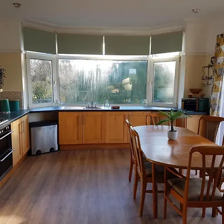 4 Bedroom Country Feriehus *