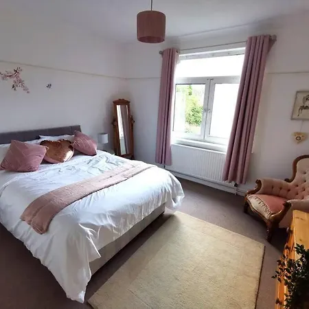 Дом отдыха 4 Bedroom Country Бристоль